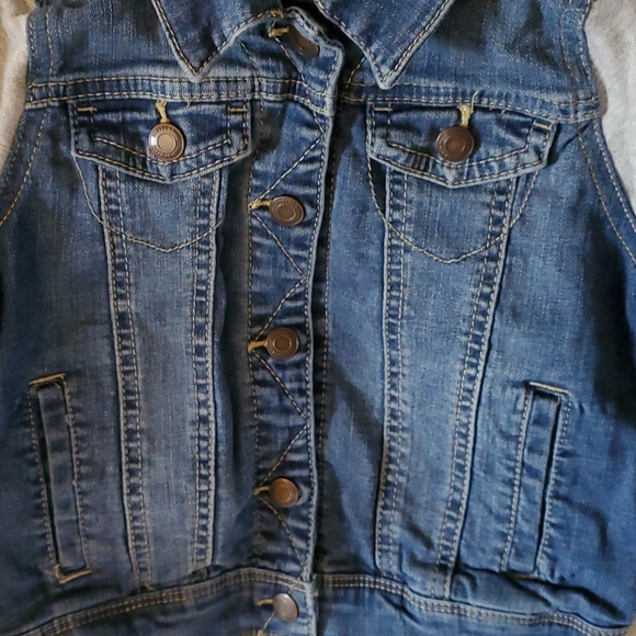 Tucker Tate denim jacket 🎉🎉HP🎉🎉 - Picture 4 of 7